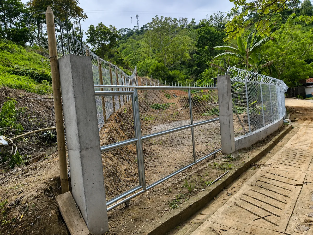 Cerramientos en malla galvanizada — BIOSEMBRAR S.A.S